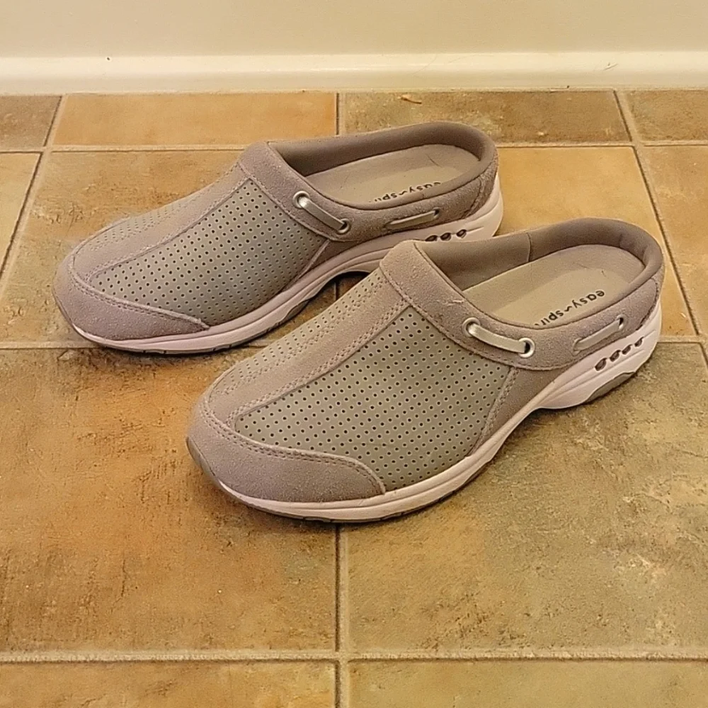 Gray Clogs 👞 - Picture 2 of 5